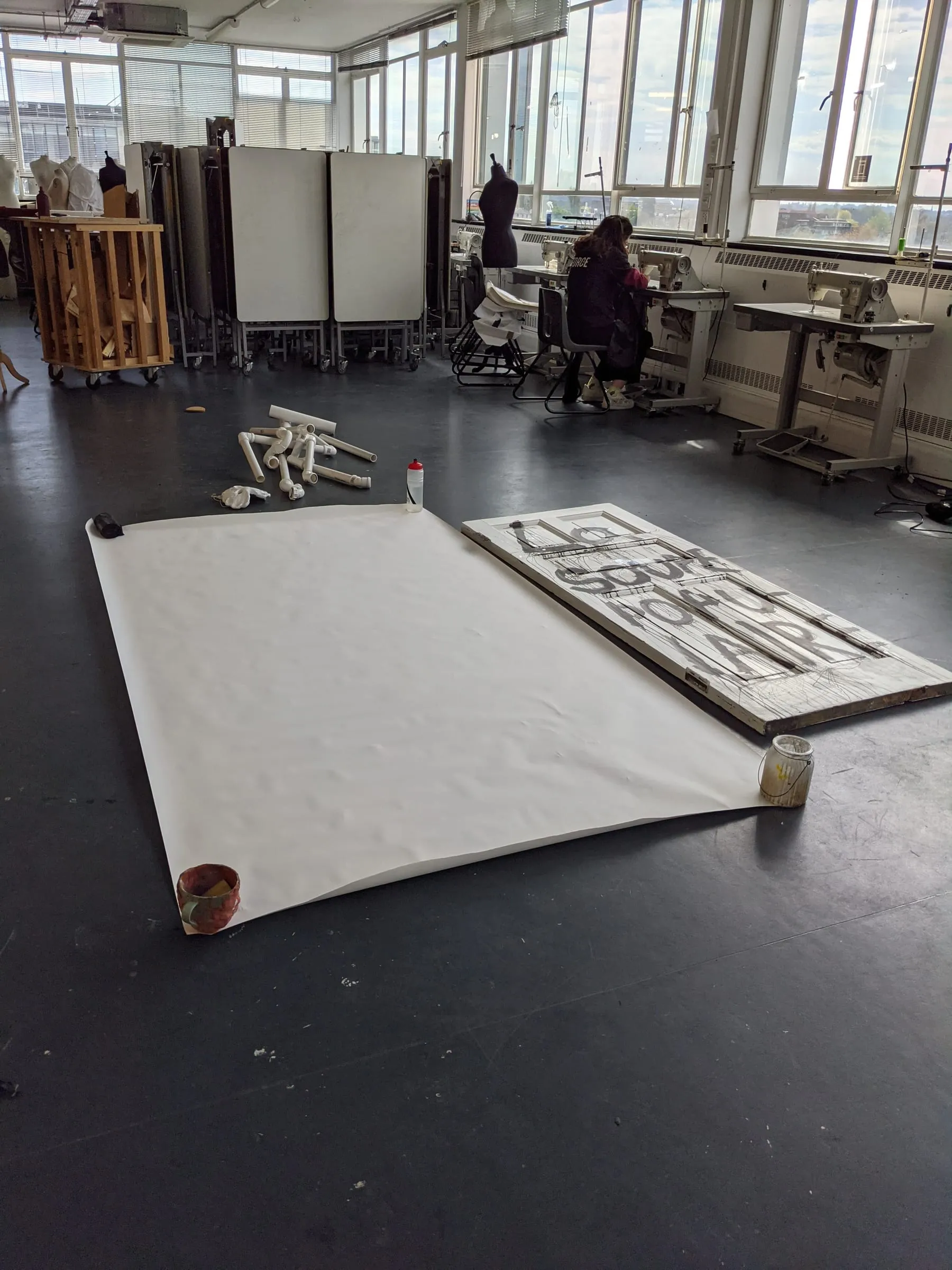 Fin Warren Behind the scenes