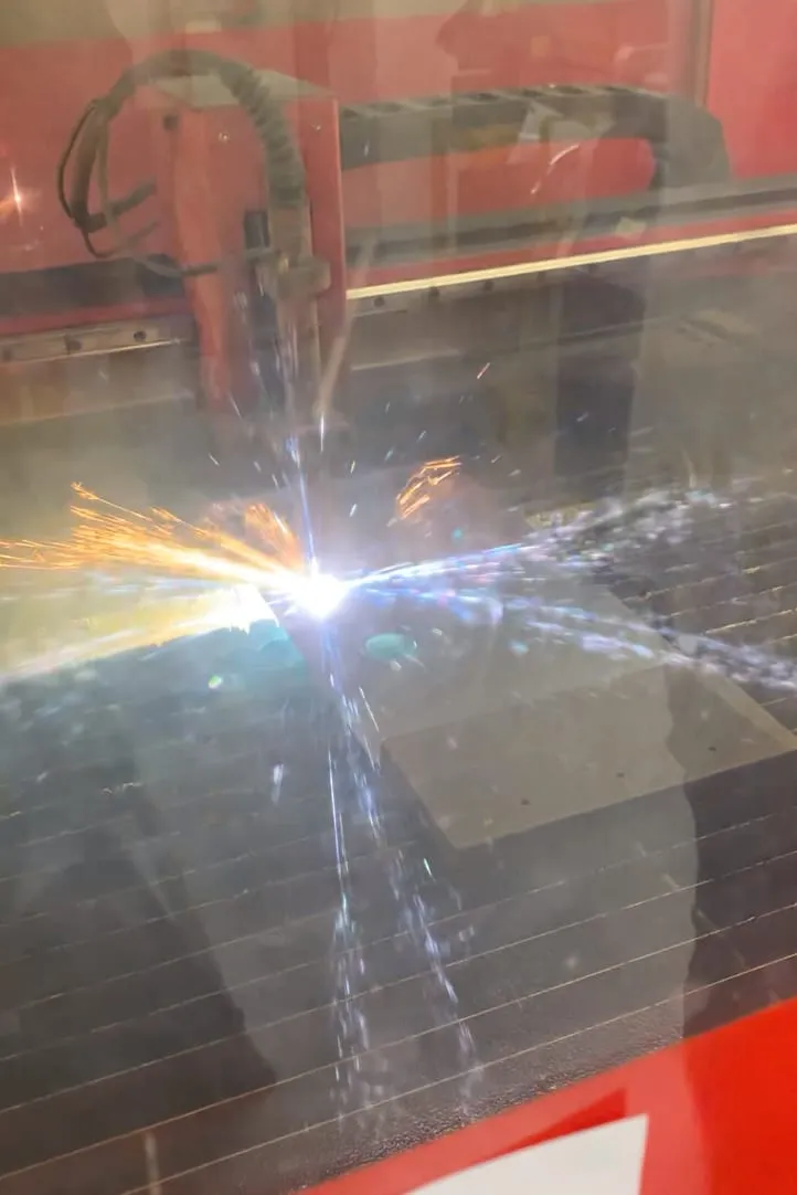 Freya King - Behind the scenes 1