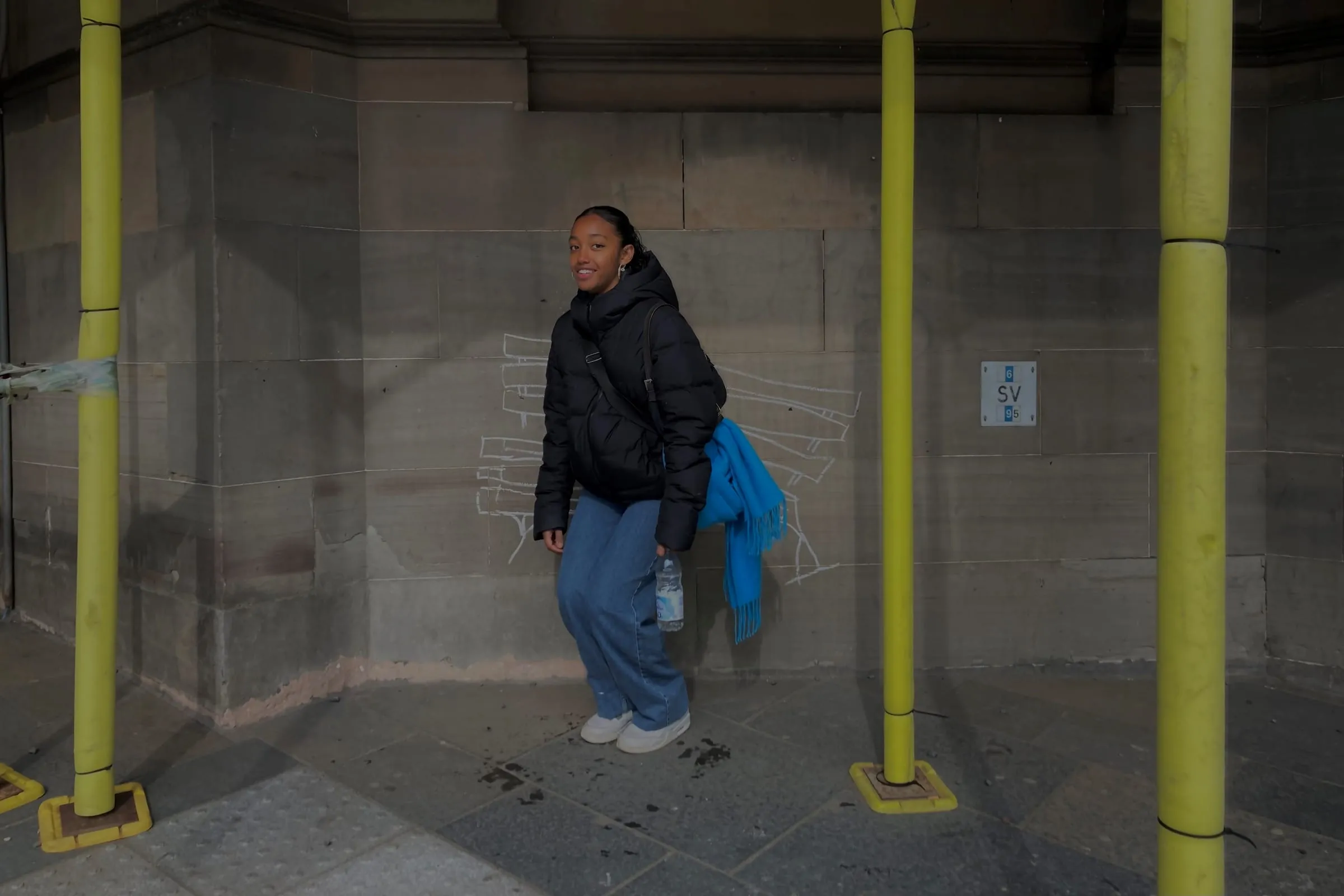 ISABELLA BENSON behind the scenes 2